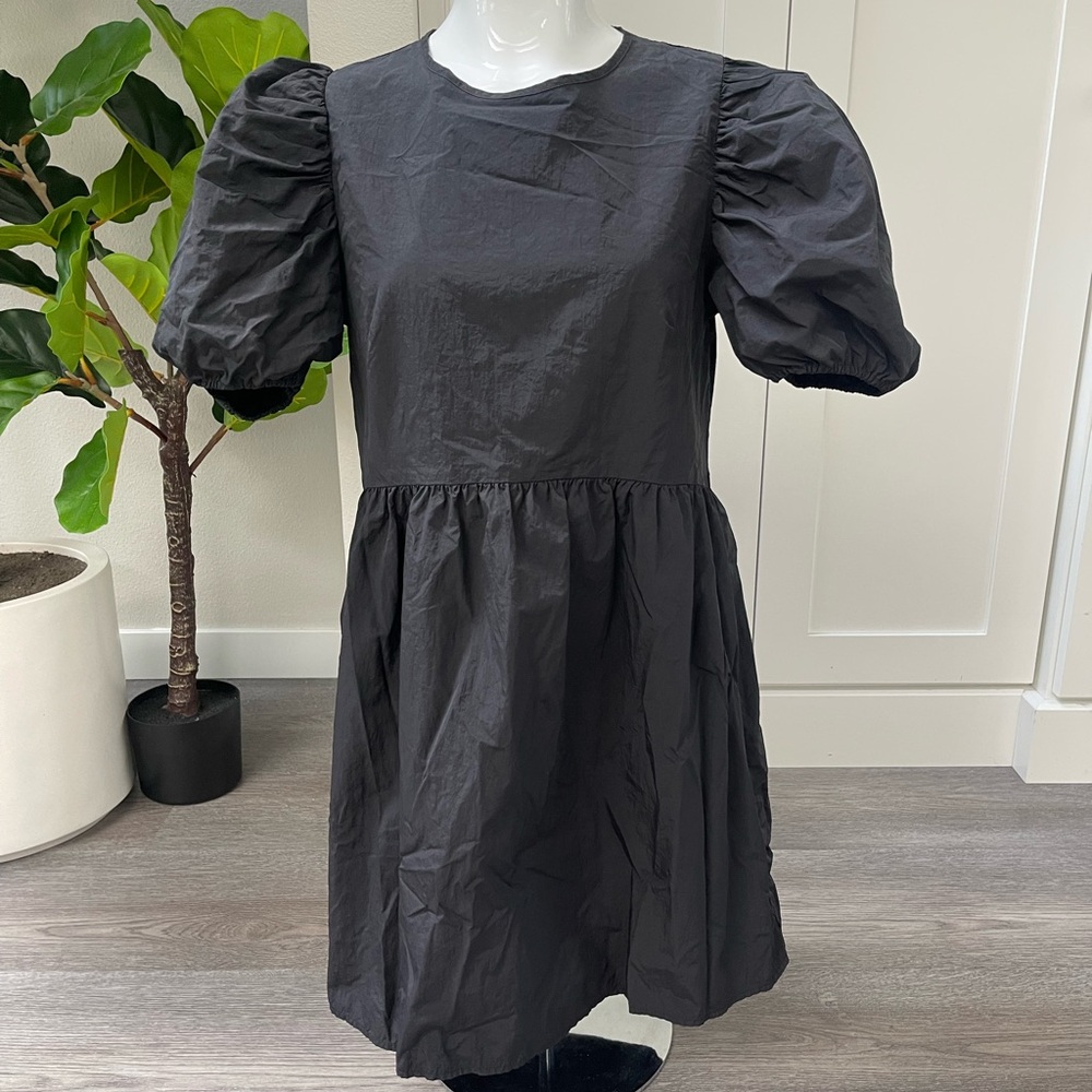 Divided Black Puff Sleeve Midi Dress